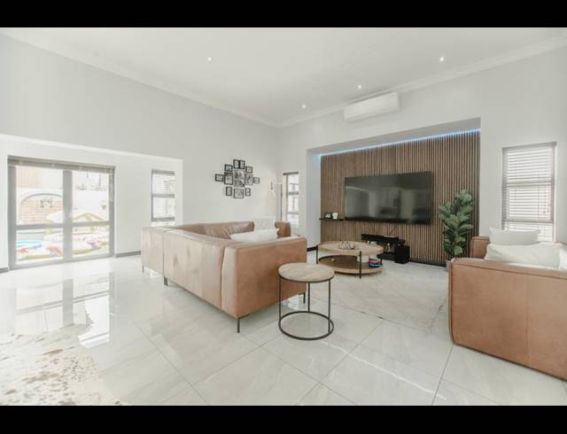 3 BEDROOM HOUSE FOR SALE IN COPPERLEAF ESTATE